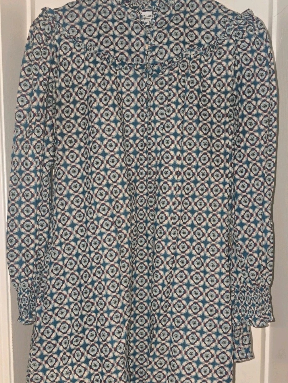 Printed Long Sleeve Women's Top in Teal and White